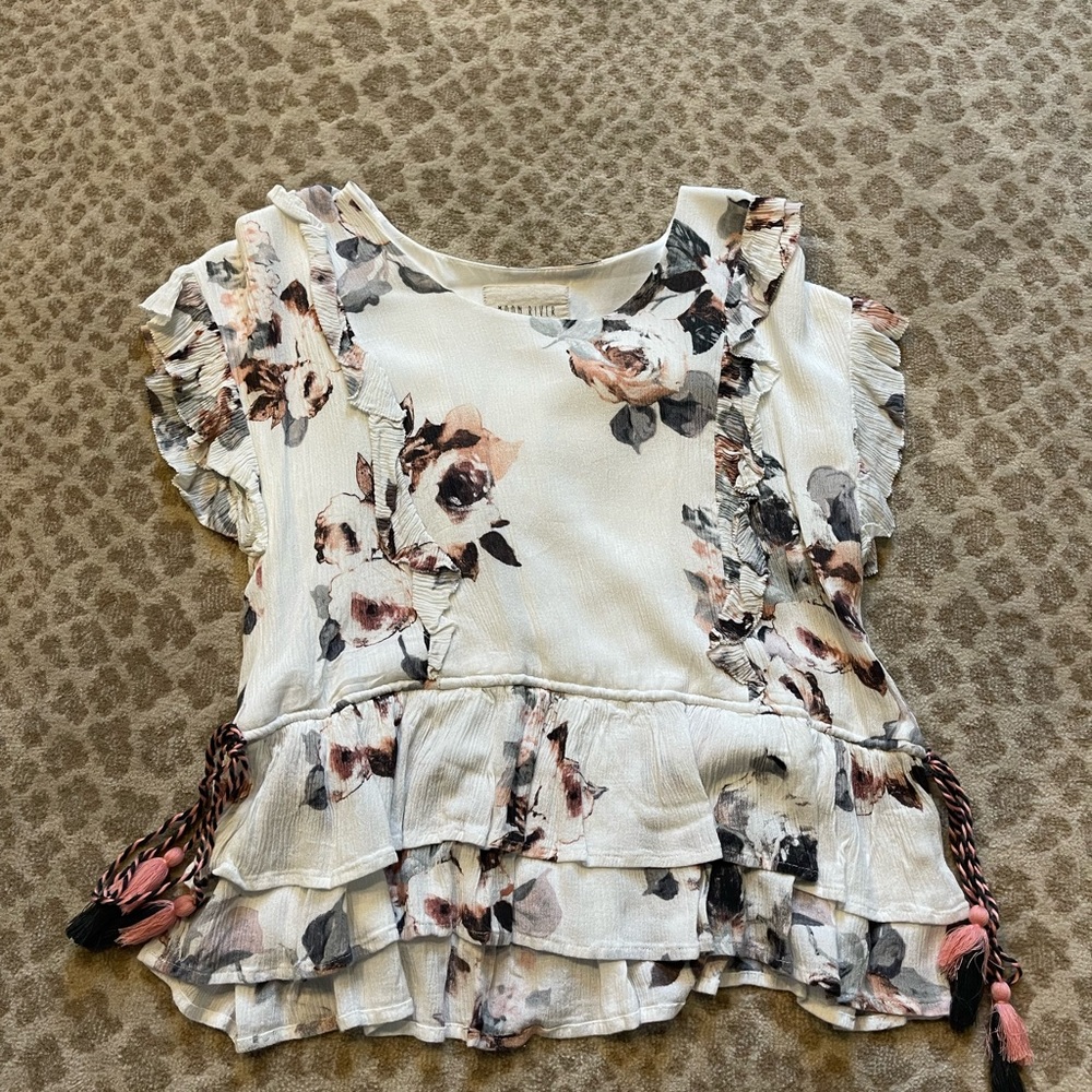 Floral Blouse with Ruffles on Sleeves